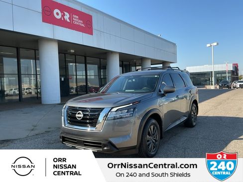 Used 2022 Nissan Pathfinder SV image 5
