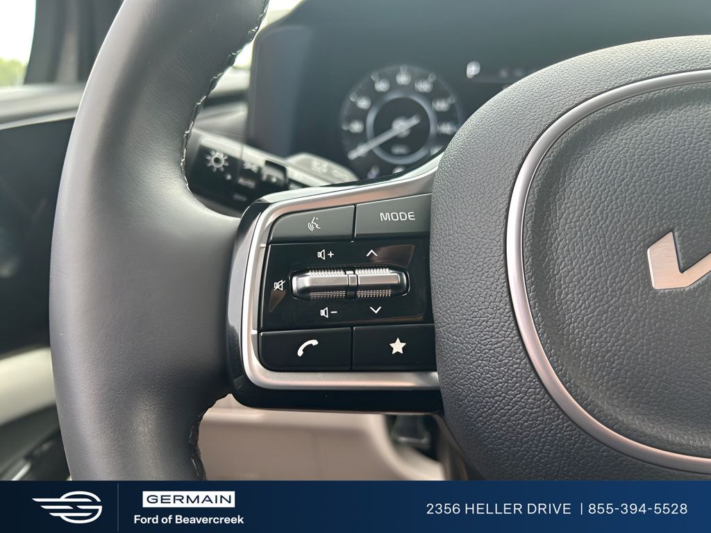 Used 2024 Kia Carnival SX Prestige FWD image 20