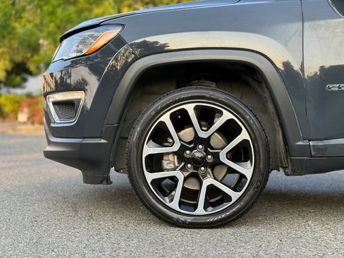 Used 2018 Jeep Compass Limited w/ Navigation Group AWD/4WD image 8