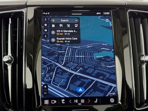 Used 2025 Volvo XC60 B5 Core w/ Climate Package PRO image 13