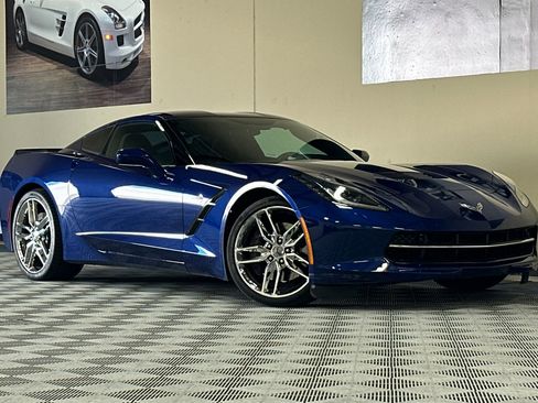 Used 2017 Chevrolet Corvette Stingray Coupe image 2