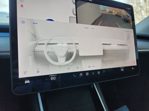 Used 2021 Tesla Model Y 2WD image 32