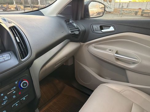 Used 2018 Ford Escape SEL image 36