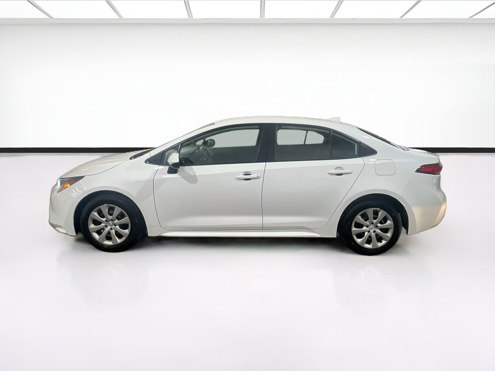 Used 2024 Toyota Corolla LE FWD image 21