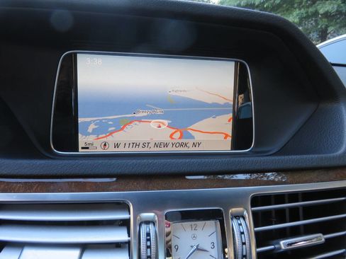 Used 2014 Mercedes-Benz E 350 E 350 Sport 4MATIC AWD 4dr Sed image 16