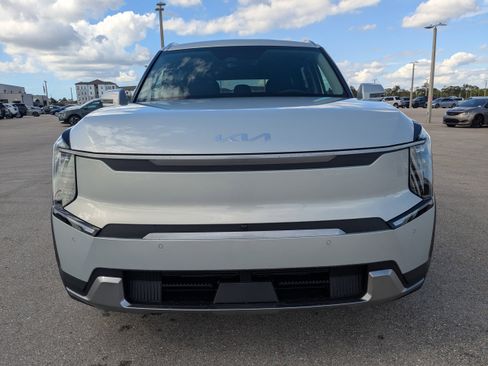 New 2026 Kia EV9 Wind image 3