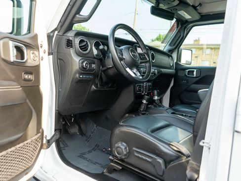 Used 2023 Jeep Wrangler Unlimited Sahara w/ Cold Weather Group AWD/4WD image 14