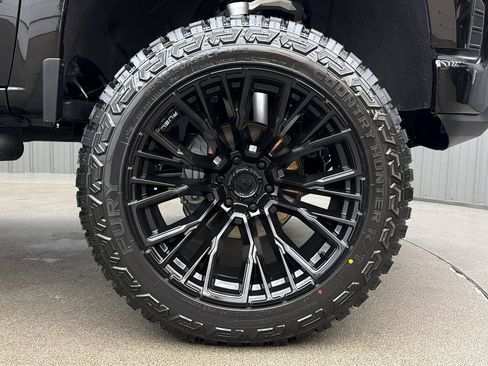 Used 2021 Chevrolet Silverado 1500 Custom Trail Boss w/ Midnight Edition AWD/4WD image 10