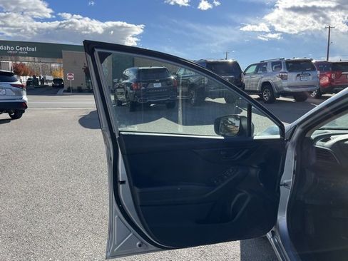 Used 2019 Subaru Impreza 2.0i Premium image 30