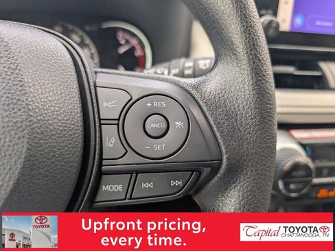 Used 2025 Toyota RAV4 XLE FWD image 18