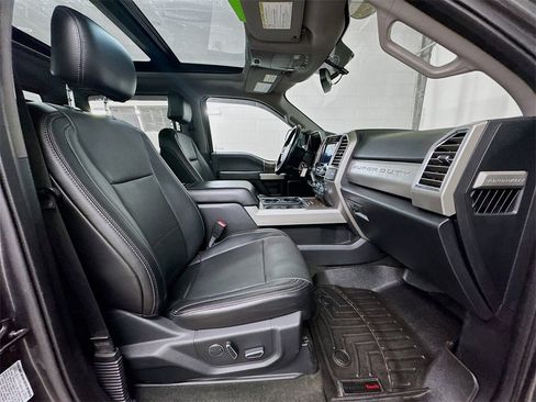 Used 2017 Ford F350 Lariat image 25