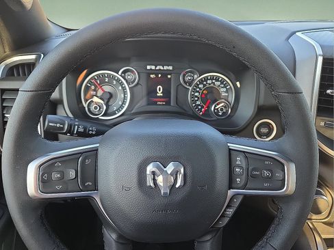 Used 2025 RAM 1500 Big Horn AWD/4WD image 24