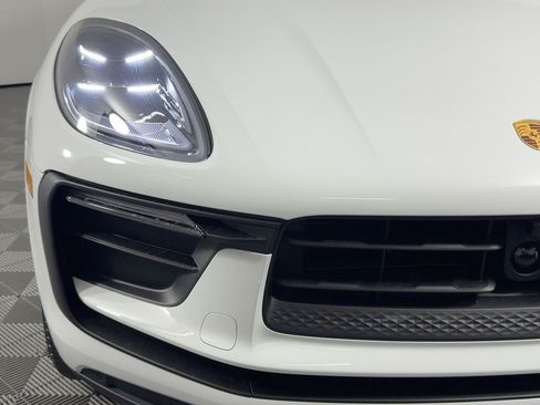 Used 2026 Porsche Macan AWD/4WD image 11