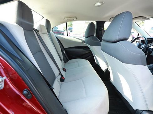 Used 2022 Toyota Corolla LE FWD image 27