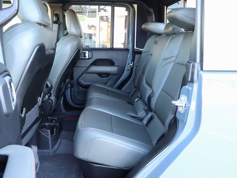 Used 2024 Jeep Gladiator Mojave w/ Technology Group image 8