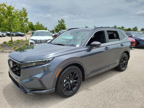 Used 2025 Honda CR-V Sport image 3