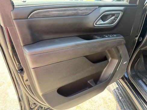 Used 2023 GMC Yukon SLT AWD/4WD image 8