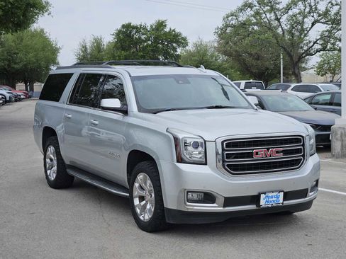 Used 2016 GMC Yukon XL SLT w/ Open Road Package image 3