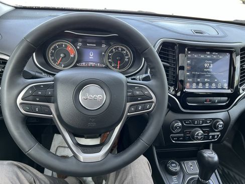 Used 2022 Jeep Cherokee Limited w/ Mopar Interior Package image 32