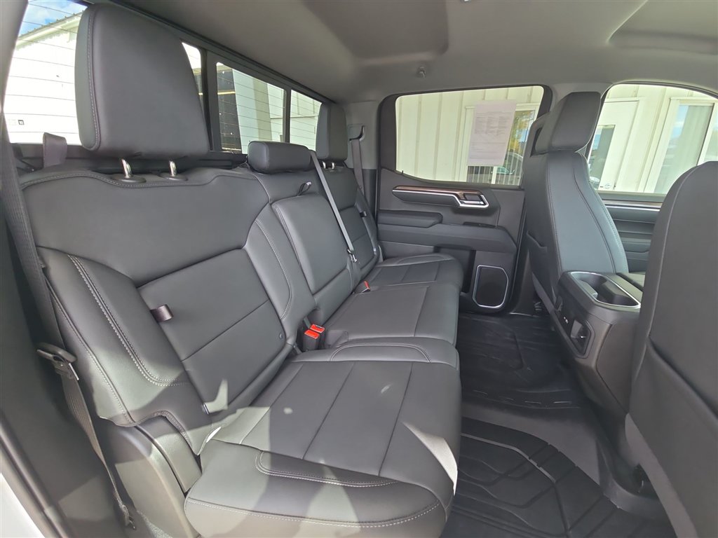 Used 2026 Chevrolet Silverado 1500 RST w/ Redline Edition AWD/4WD image 26