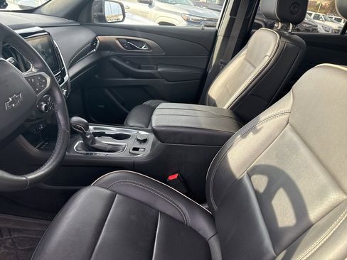 Used 2023 Chevrolet Traverse Premier w/ Redline Edition image 4