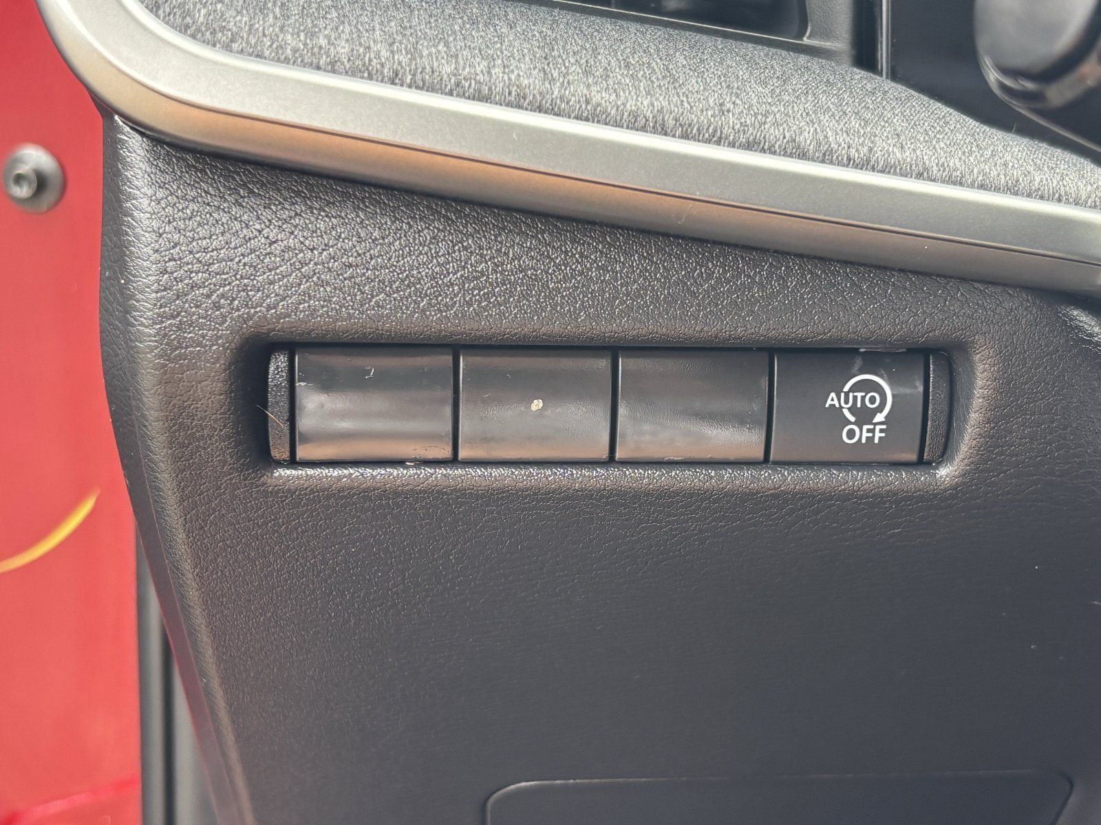 Used 2026 Nissan Kicks SV FWD image 32