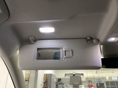 Certified 2023 Volkswagen Tiguan SE w/ Panoramic Sunroof Package image 24