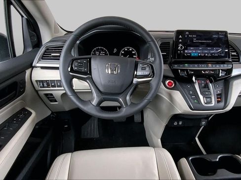 Used 2026 Honda Odyssey EX-L image 11