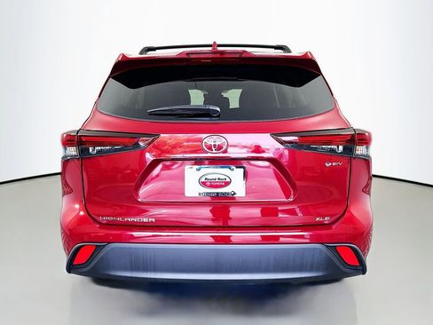 Certified 2026 Toyota Highlander XLE AWD/4WD image 6
