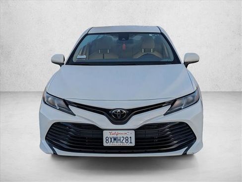 Used 2019 Toyota Camry LE image 2