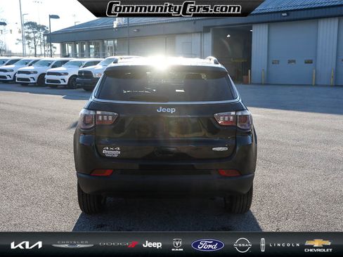 Used 2022 Jeep Compass Latitude image 6