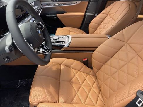 New 2025 BMW 740i w/ Premium Package image 19