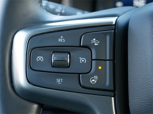 Used 2024 Chevrolet Suburban Premier image 20