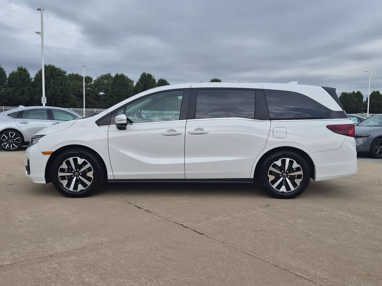 Certified 2025 Honda Odyssey EX-L image 9