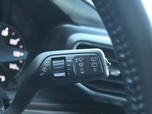 Used 2020 Ford Explorer Limited image 32