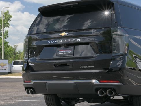 New 2026 Chevrolet Suburban Premier AWD/4WD image 40