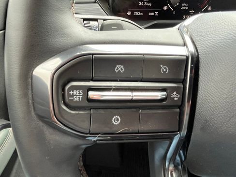 Used 2025 GMC Acadia AT4 w/ Luxury Package AWD/4WD image 13
