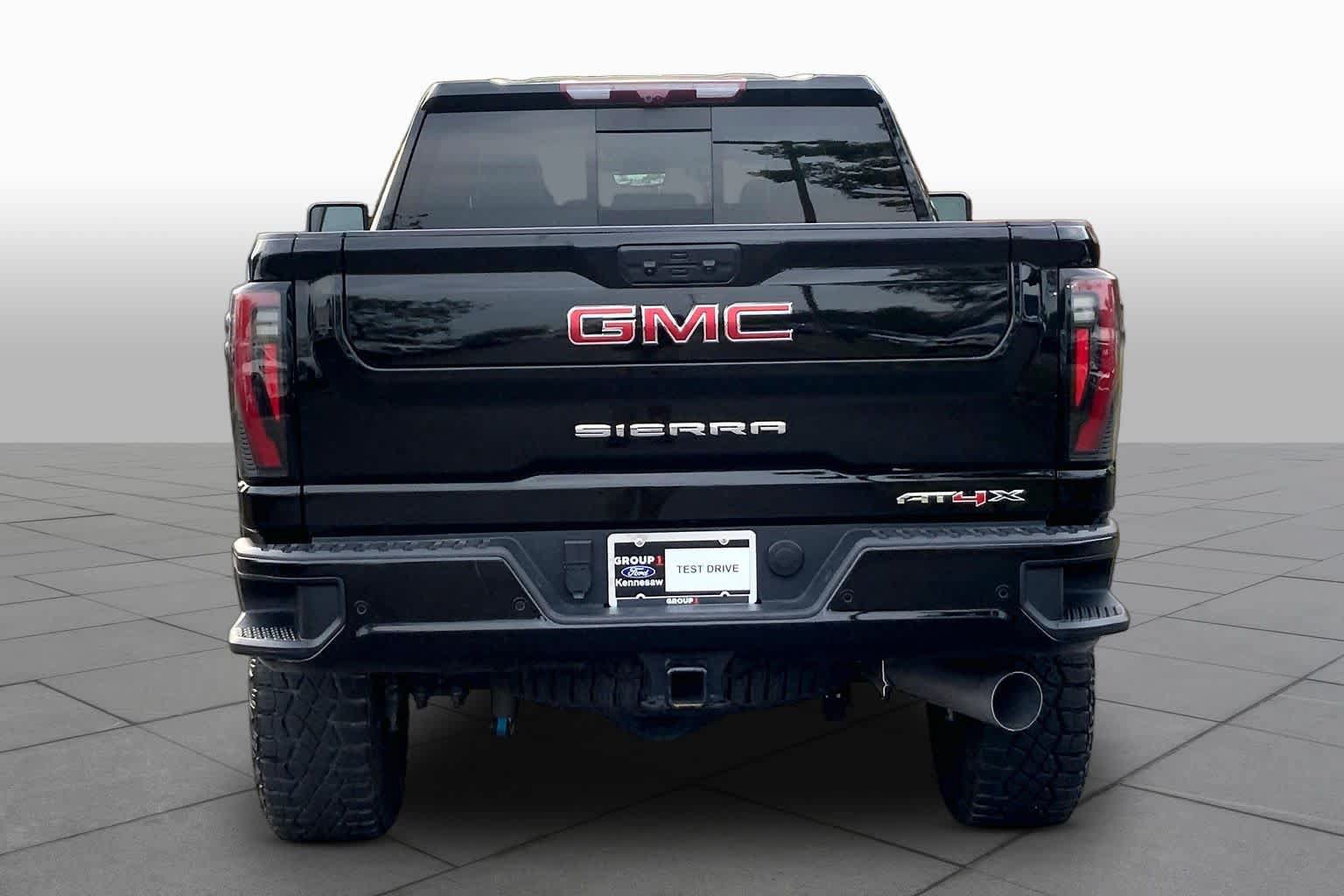Used 2025 GMC Sierra 2500 AT4X AWD/4WD image 5