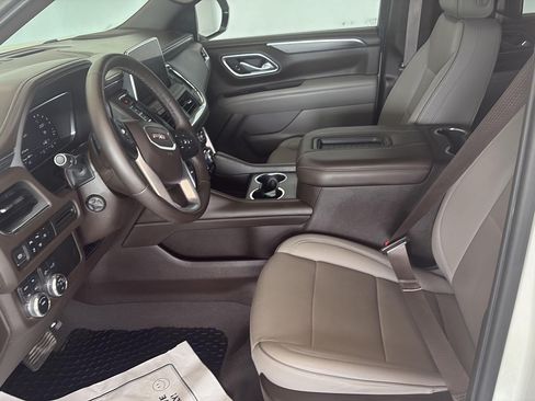 Used 2023 GMC Yukon XL SLT w/ SLT Luxury Package AWD/4WD image 6