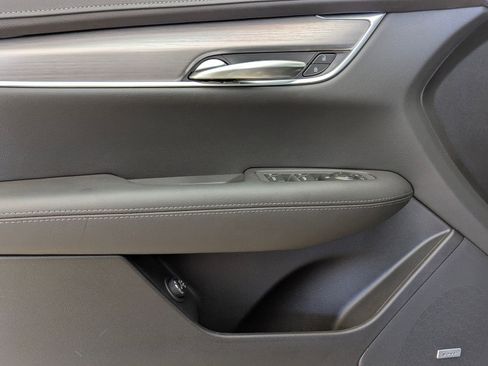 New 2026 Cadillac XT5 Luxury image 13