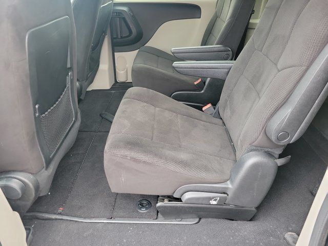 Used 2012 Dodge Grand Caravan SXT FWD image 15
