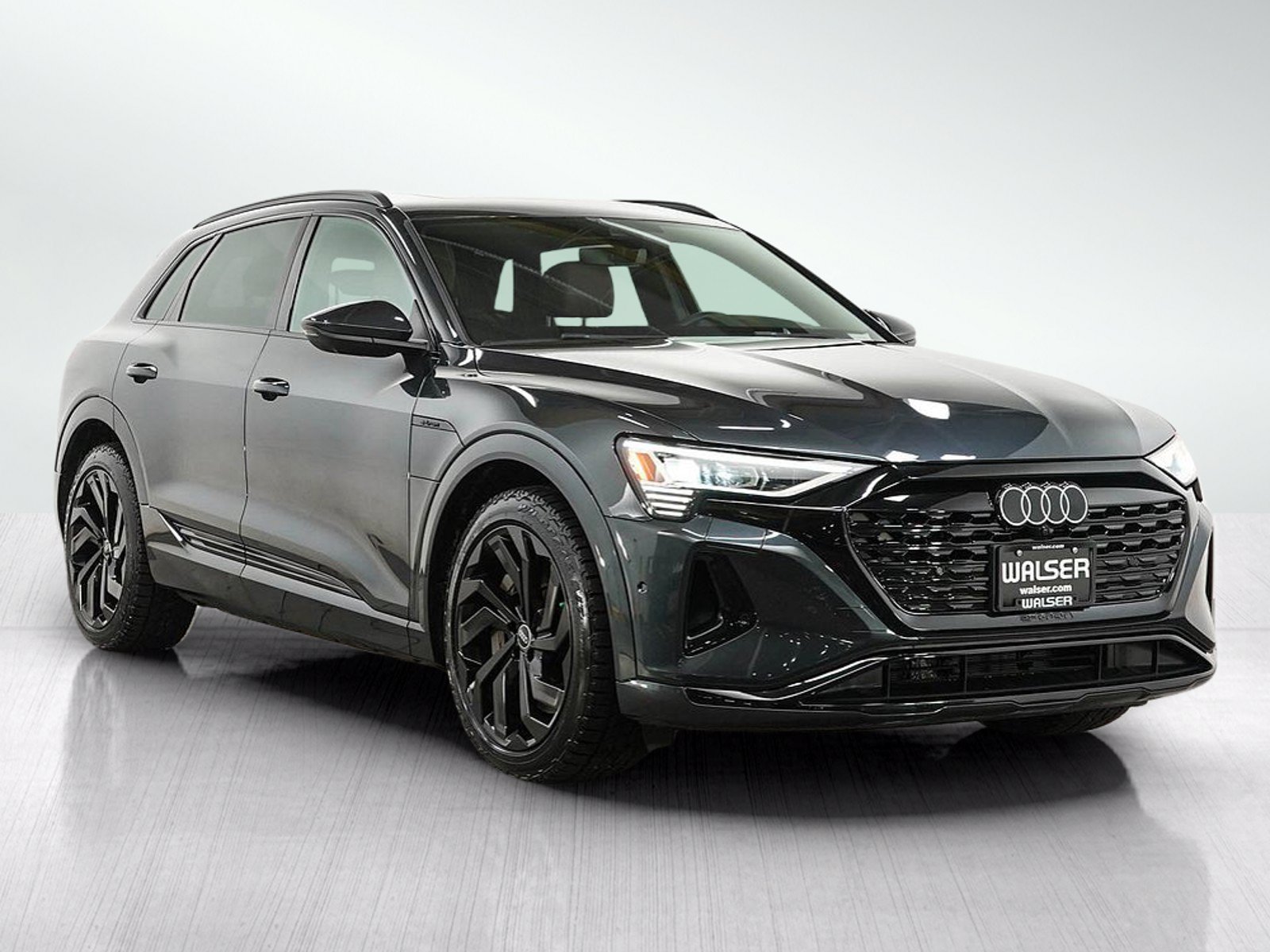 Used 2024 Audi Q8 e-tron Premium Plus AWD/4WD image 7