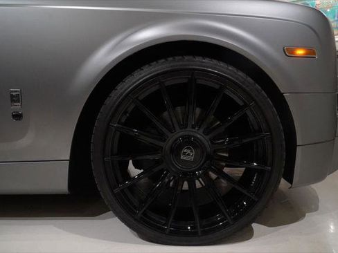 Used 2004 Rolls-Royce Phantom Sedan image 13