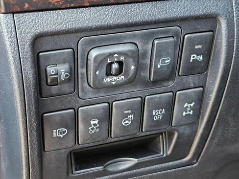 Used 2014 Toyota Land Cruiser AWD/4WD image 24