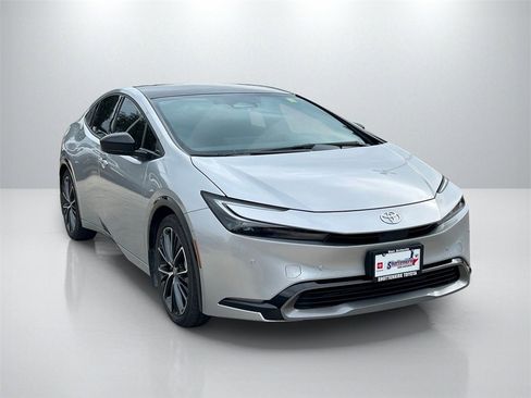 Used 2024 Toyota Prius Limited image 3