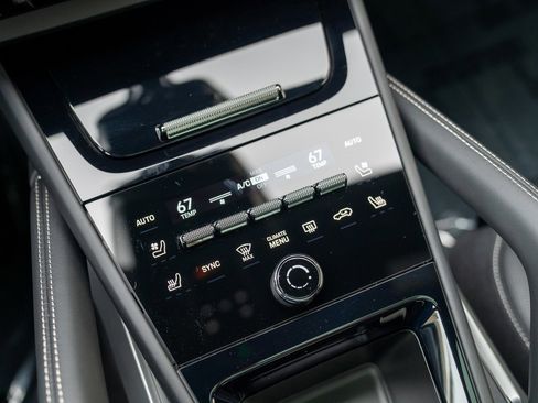 New 2025 Porsche Cayenne GTS image 20