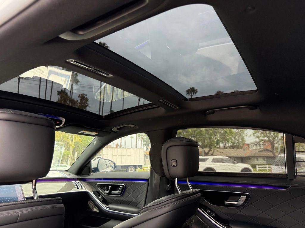 Used 2025 Mercedes-Benz S 580e 4MATIC Sedan image 21