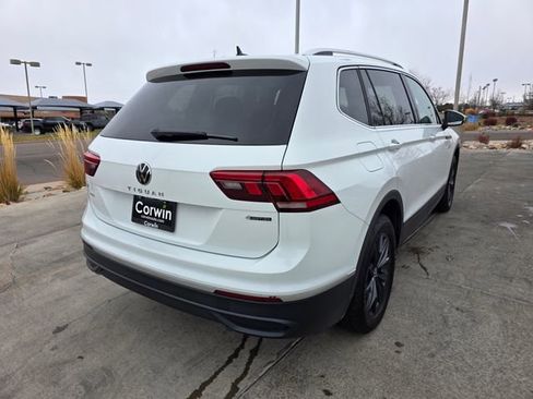 Used 2024 Volkswagen Tiguan SE image 8