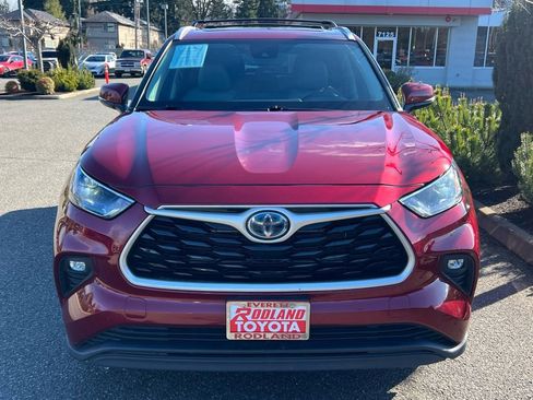 Used 2023 Toyota Highlander XLE image 5