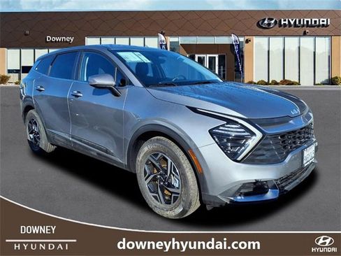 Used 2024 Kia Sportage LX image 3